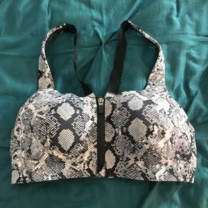 VS Sport - Incredible Knockout Ultra Max Bra